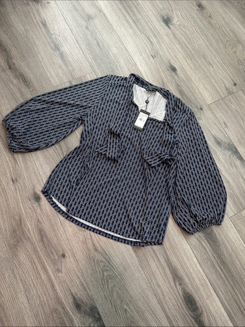 Adrianna Papell Navy & Cream Geometric Tie-Neck Blouse
